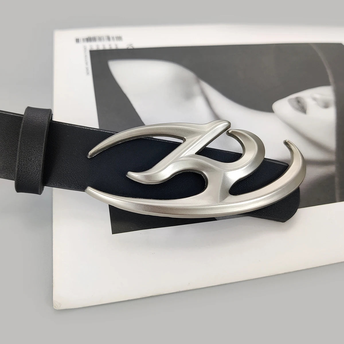 Black Leather Belt - Abstract Buckle for Slim and Stylish Looks