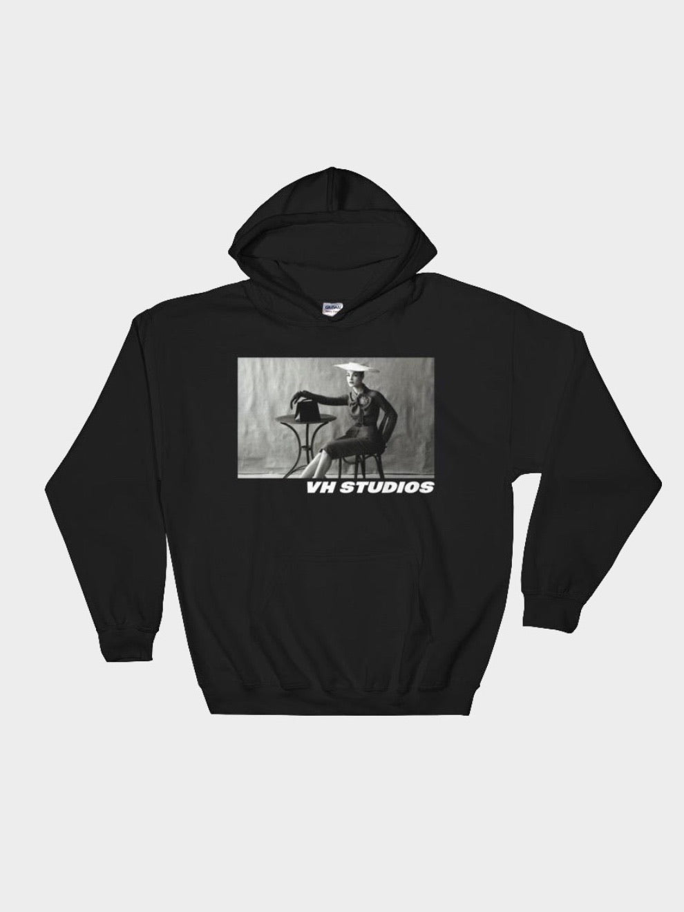 BLACK HOODIE VH STUDIOS™ LIMITED EDITION