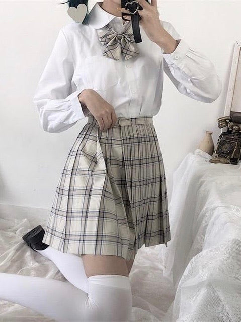 Pleated skirt school student